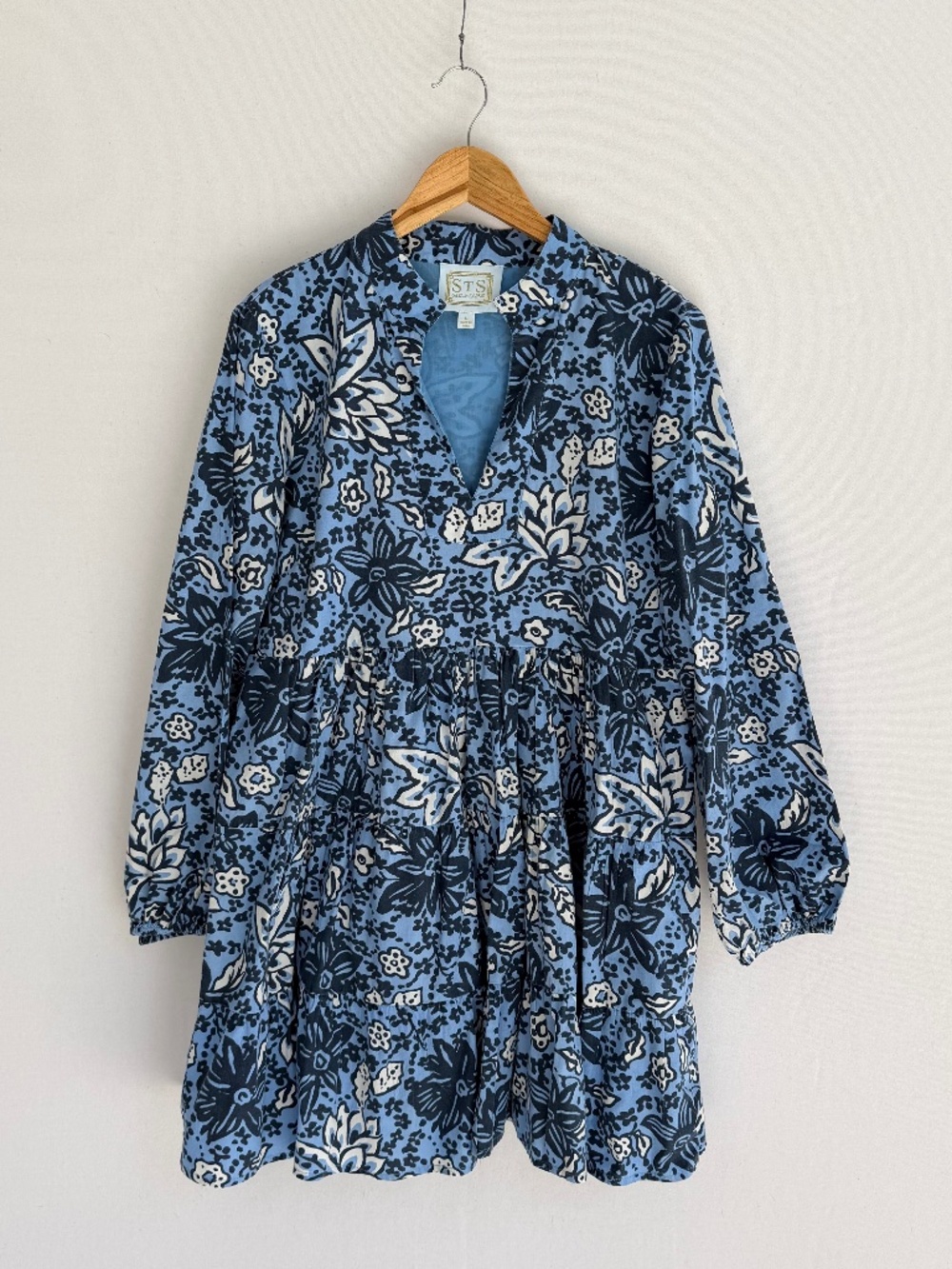 STS SAIL TO SABLE Women’s Large Blue & White Floral Long Sleeve Dress